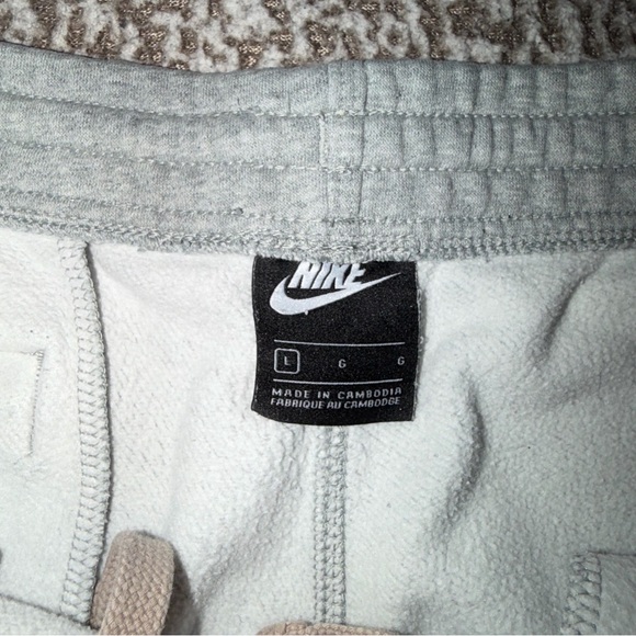 Nike Club Sweats - Picture 3 of 4